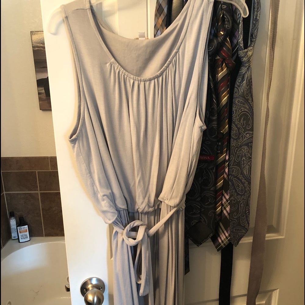 Charlie’s light grey dress in EUC